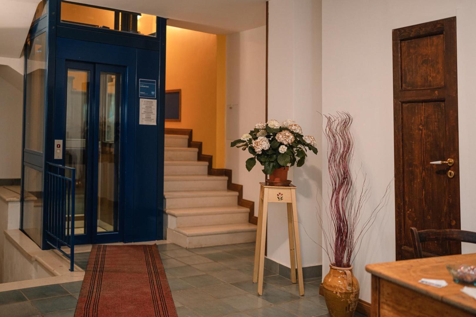La Piccola Torre Hotel Bisceglie Exterior photo